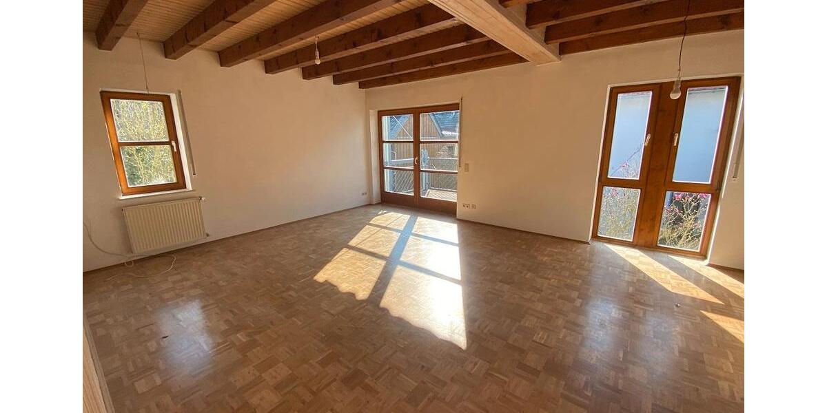 Etagenwohnung Idstein - 4 Zimmer, 130 m&sup2;, 1.300&euro; | Angebot:26482961