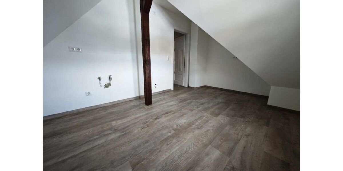 3 Raum Wohnung im DG im denkmalgeschützten Altbau in Kahla 3 zimmer