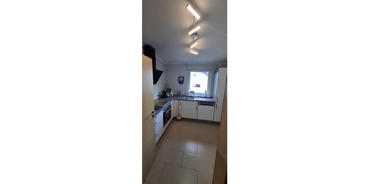 Dachgeschoßwohnung Lohfelden - 3 Zimmer, 85 m&sup2;, 850&euro; | Angebot:26256111