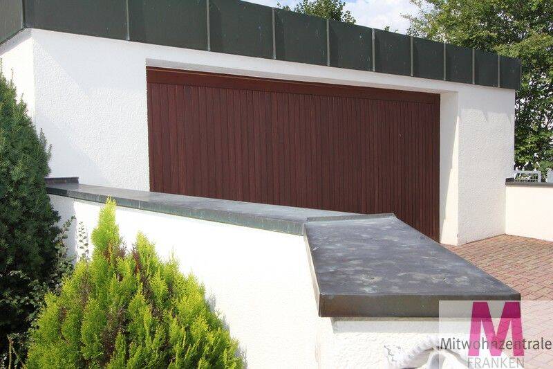 Weitläufiges Haus mit Garten