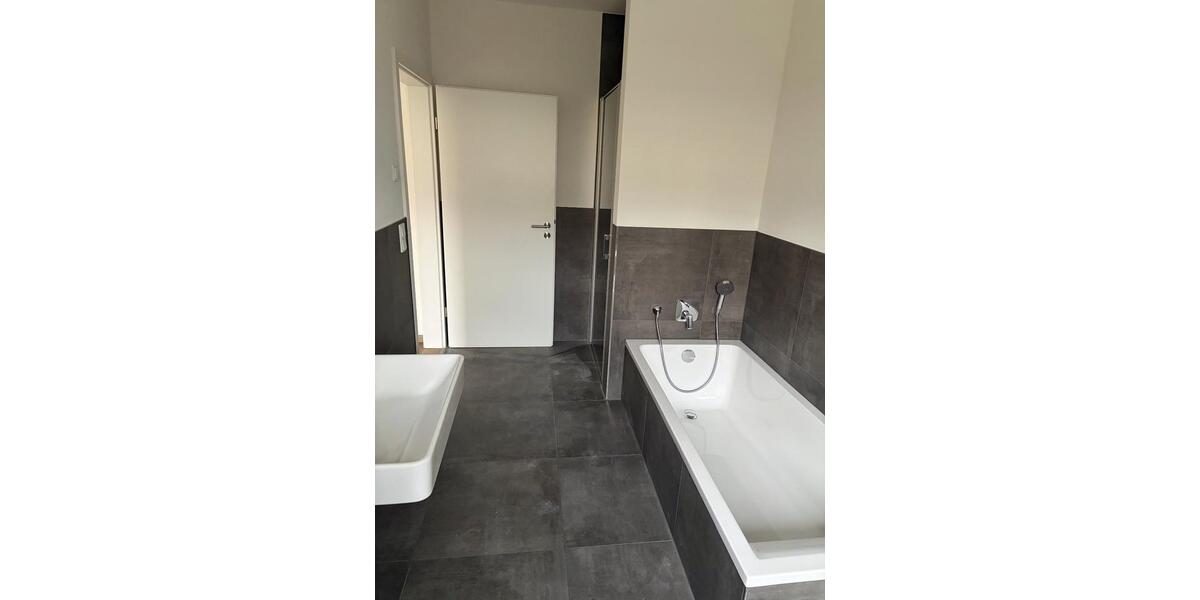 Etagenwohnung Petersberg - 3 Zimmer, 85 m&sup2;, 1.032&euro; | Angebot:23707830