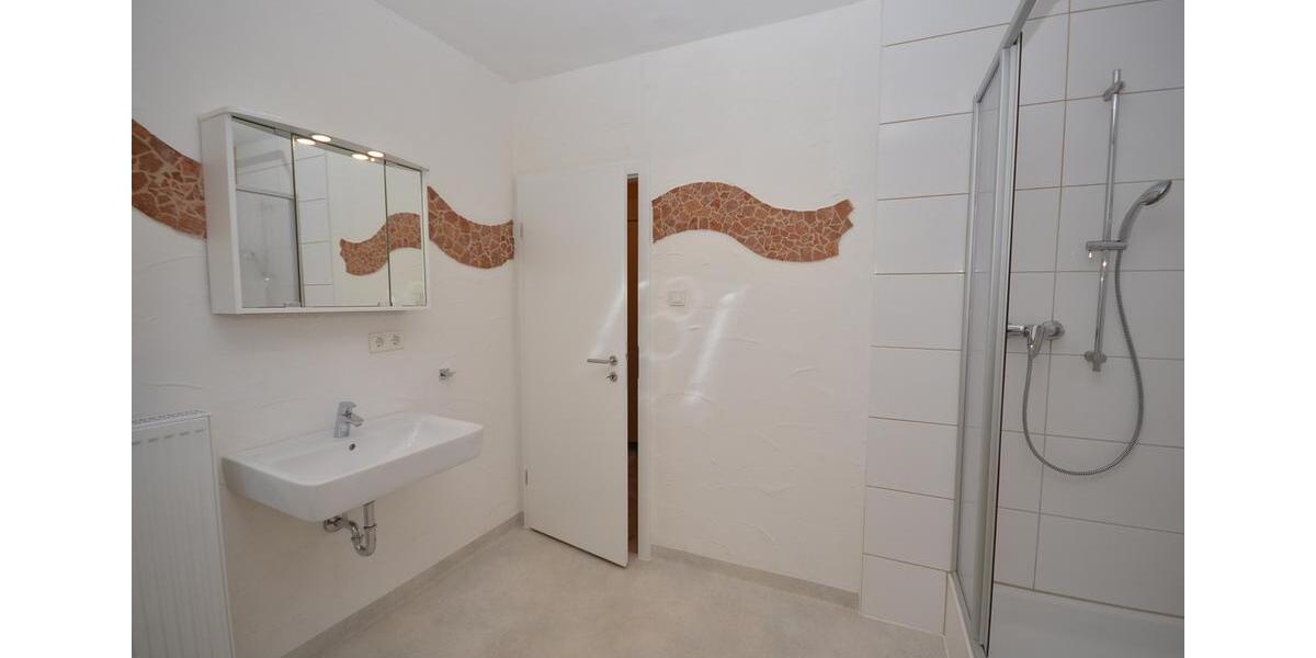 Etagenwohnung Leidersbach - 2 Zimmer, 60 m&sup2;, 900&euro; | Angebot:26456260