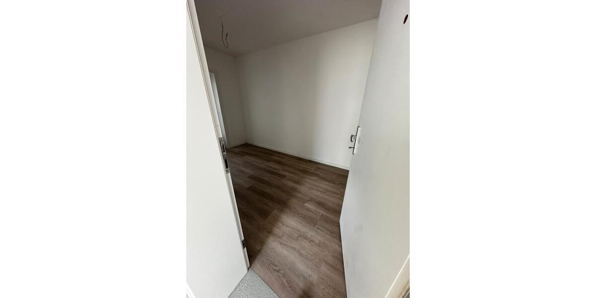 Etagenwohnung Hockenheim - 3 Zimmer, 90 m&sup2;, 1.250&euro; | Angebot:26498666