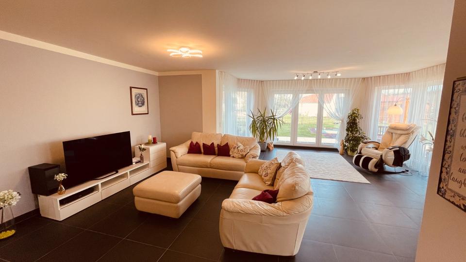 Exklusive 3-Zimmer Erdgeschosswohnung (141m²) Garten u. Terrasse 3 zimmer