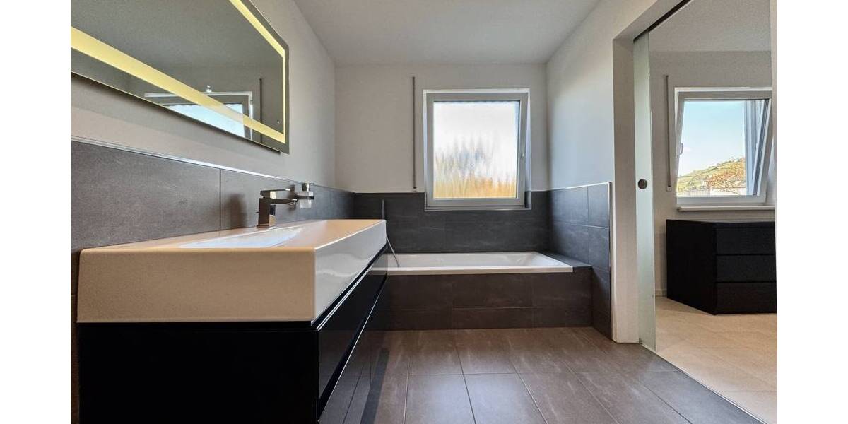 Etagenwohnung Heppenheim - 2 Zimmer, 93 m&sup2;, 1.150&euro; | Angebot:26065995