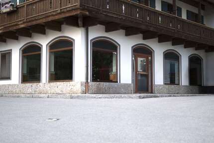 Einzelhandel in Schliersee 1.650 € 93.44 m² zimmer