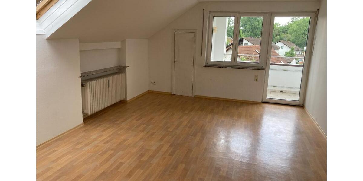 Dachgeschoßwohnung Neuburg an der Donau - 2.5 Zimmer, 86 m&sup2;, 810&euro; | Angebot:25992233