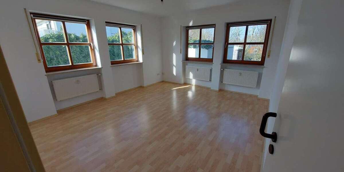 Etagenwohnung Bogen - 2 Zimmer, 75 m&sup2;, 640&euro; | Angebot:24586849