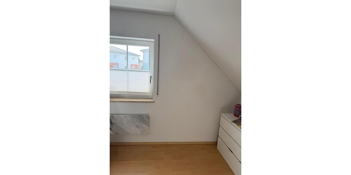 Dachgeschoßwohnung Schwandorf - 3 Zimmer, 78 m&sup2;, 730&euro; | Angebot:25619472