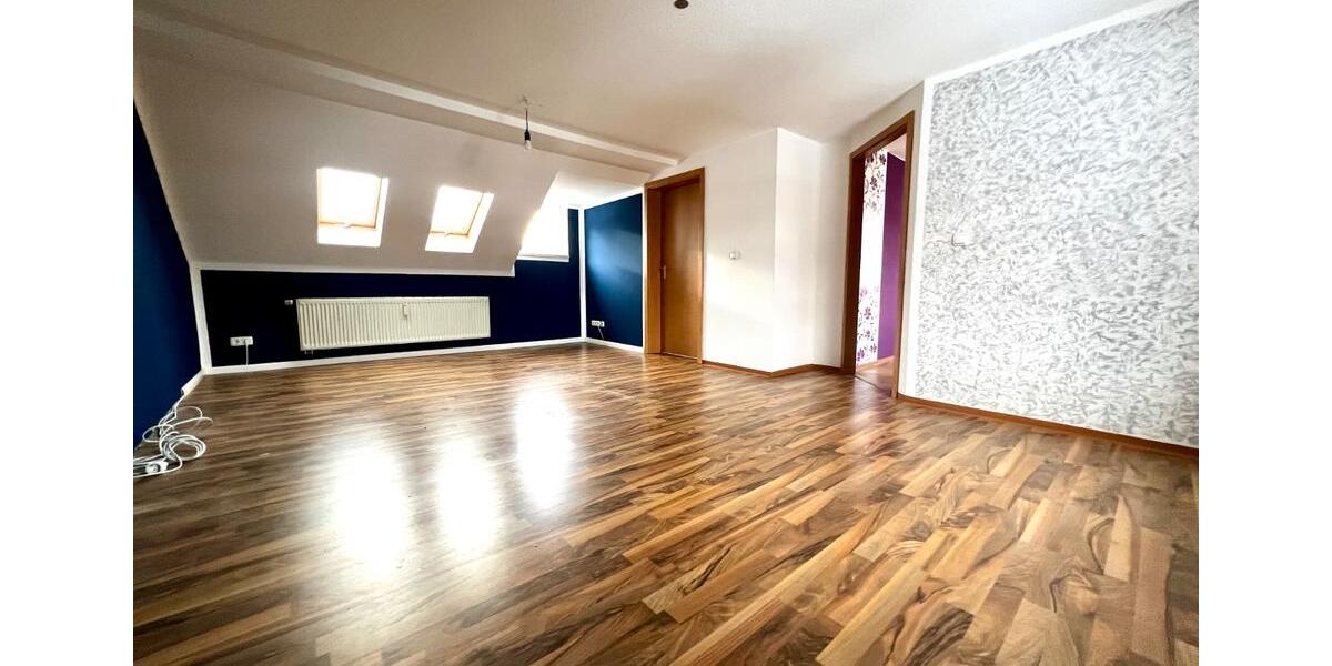 Dachgeschoßwohnung Klingenthal - 3 Zimmer, 66 m&sup2;, 330&euro; | Angebot:18971520