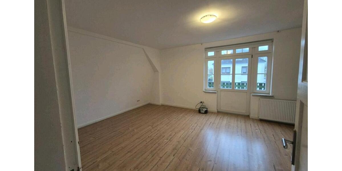 4 Zimmer, EBK, Balkon, 75m2 4 zimmer