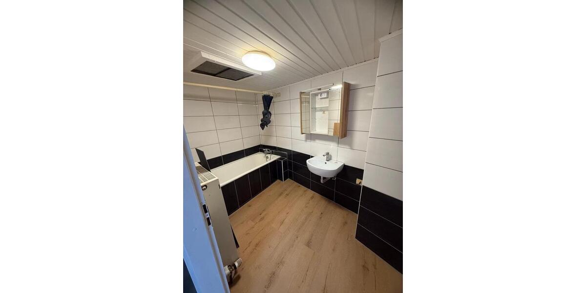 Etagenwohnung Limburg an der Lahn - 5 Zimmer, 160 m&sup2;, 1.300&euro; | Angebot:26039095