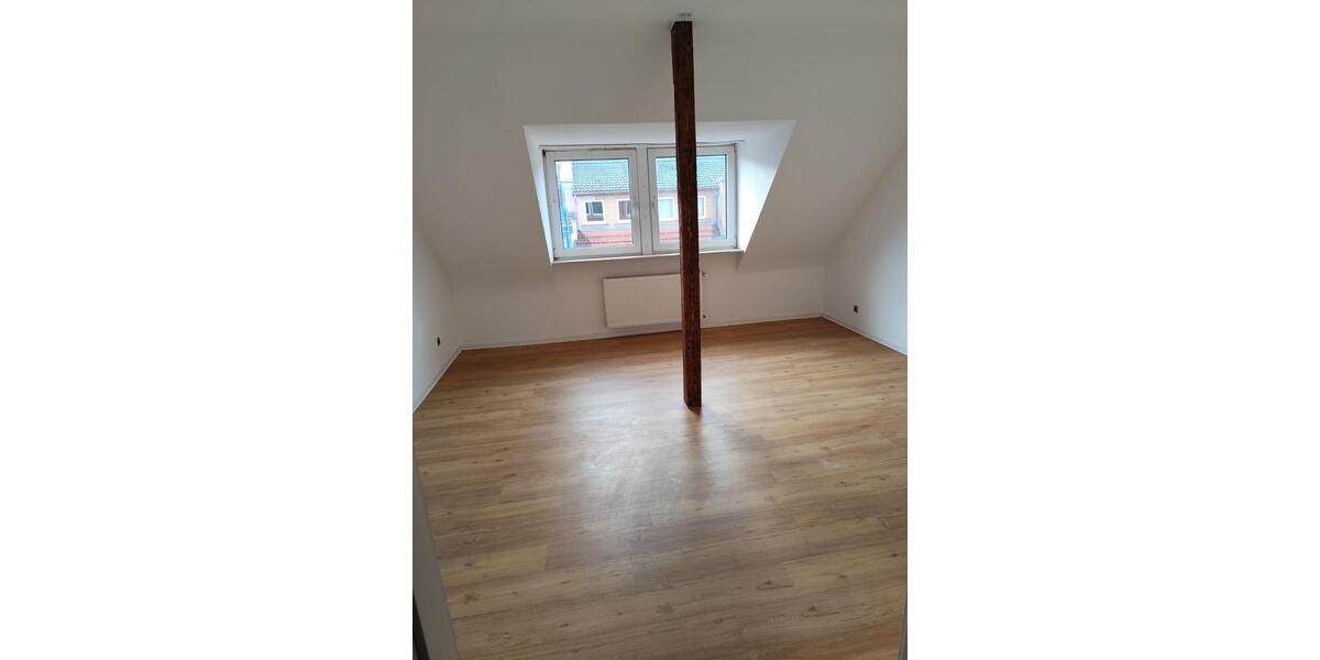 Dachgeschoßwohnung Saarbrücken - 3 Zimmer, 90 m&sup2;, 850&euro; | Angebot:24745389