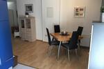 Schicke Wohnung gemütlich möbliert Balkon Stellplatz WLAN