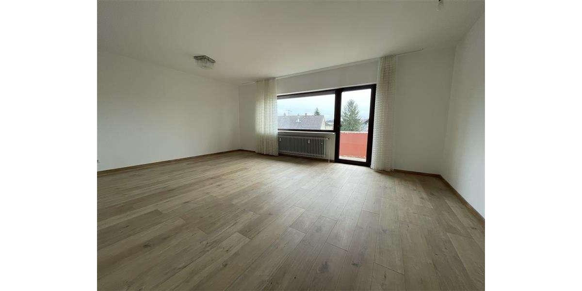Etagenwohnung Birkenfeld - 3 Zimmer, 85 m&sup2;, 600&euro; | Angebot:25717746