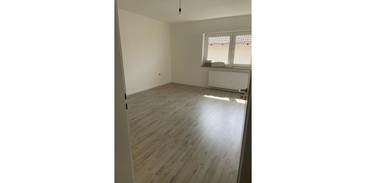 Etagenwohnung Herrieden - 3.5 Zimmer, 82 m&sup2;, 1.120&euro; | Angebot:25959677