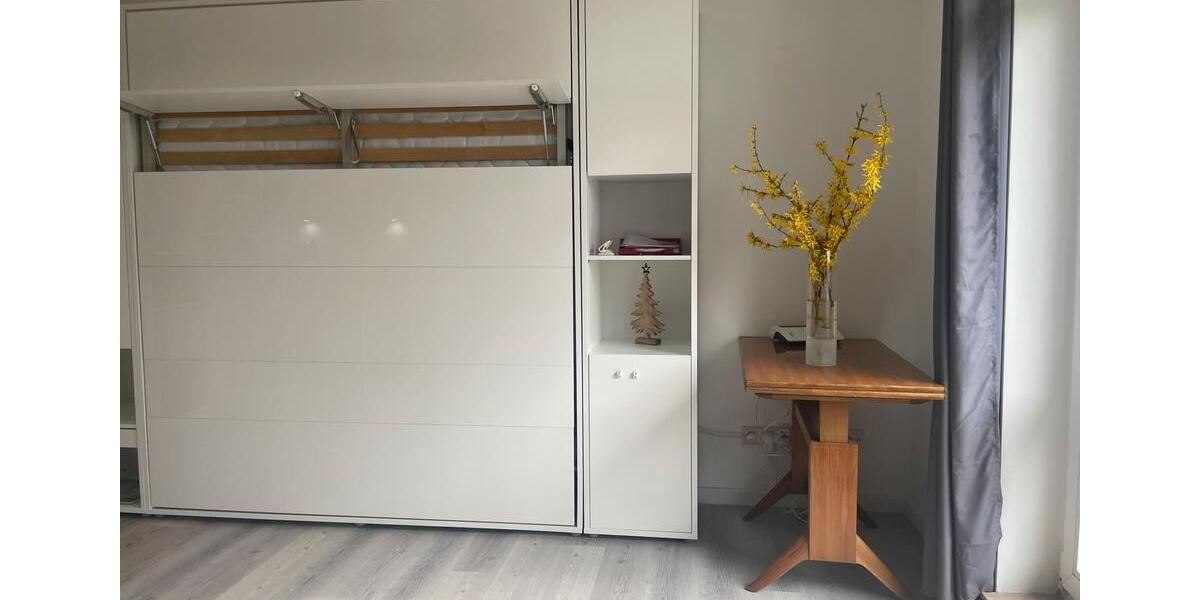 Dachgeschoßwohnung Saarbrücken West - 1 Zimmer, 33 m&sup2;, 750&euro; | Angebot:26322108