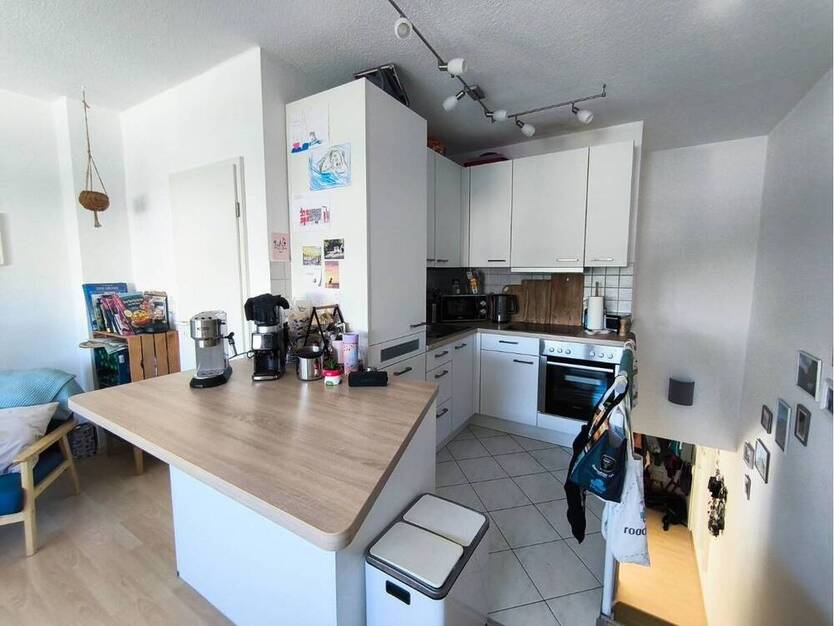 **Schicke, helle 2-Zi. Maisonette Wohnung, Westend-Nord, Reuterweg + EBK + Balkon**