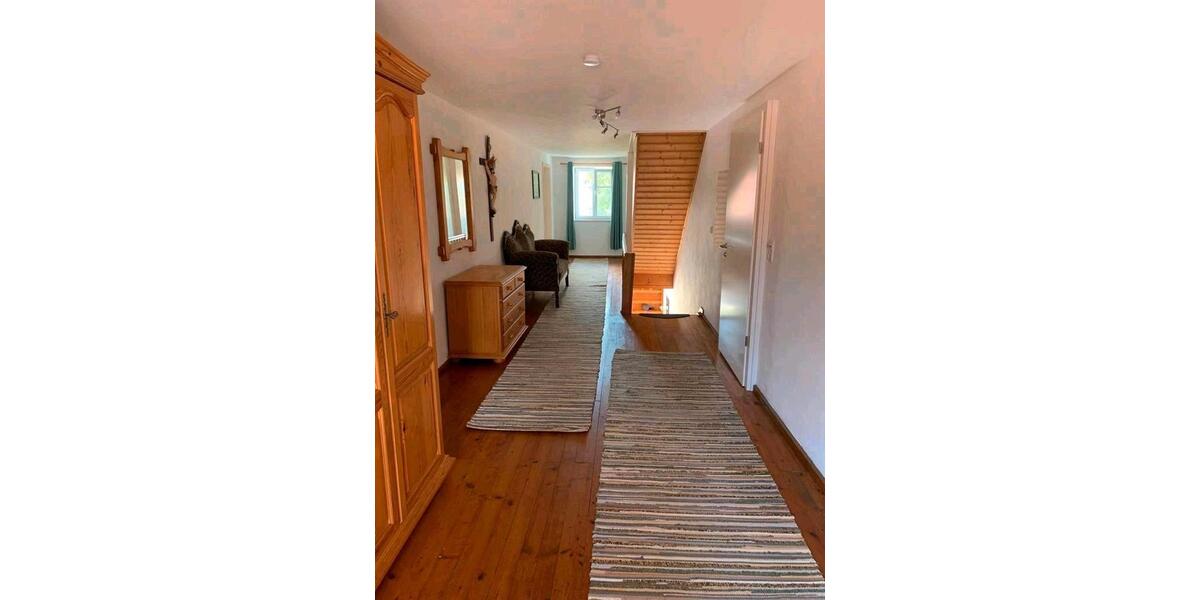 Wohnen auf Zeit Mindelheim - 9 Zimmer, 170 m&sup2;, 525&euro; | Angebot:26486196