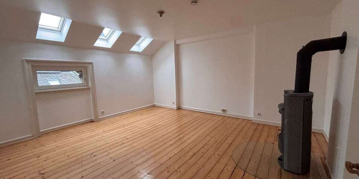 Etagenwohnung Wiesbaden Nordost - 4 Zimmer, 117 m&sup2;, 1.750&euro; | Angebot:25044346