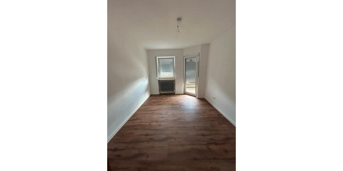 Etagenwohnung Mitteleschenbach - 5 Zimmer, 120 m&sup2;, 850&euro; | Angebot:26215565