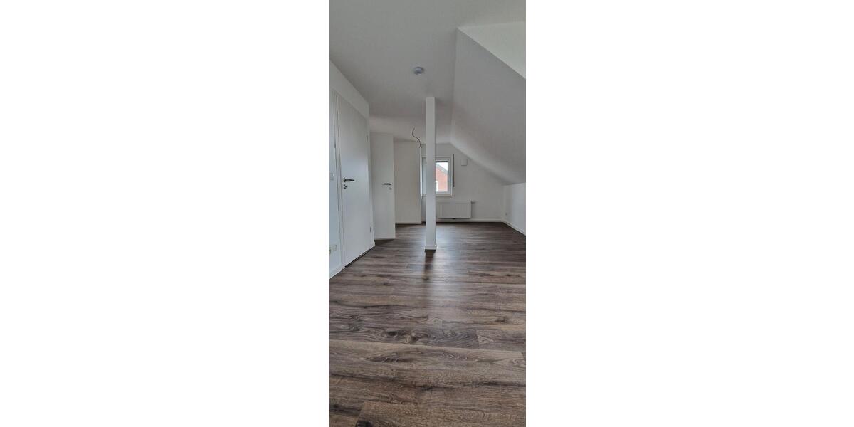 Dachgeschoßwohnung Surwold - 4 Zimmer, 91 m&sup2;, 700&euro; | Angebot:26313545