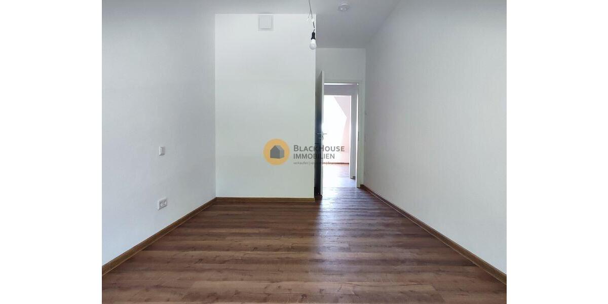 Dachgeschoßwohnung Ingolstadt Südost - 6 Zimmer, 187 m&sup2;, 2.400&euro; | Angebot:24494397