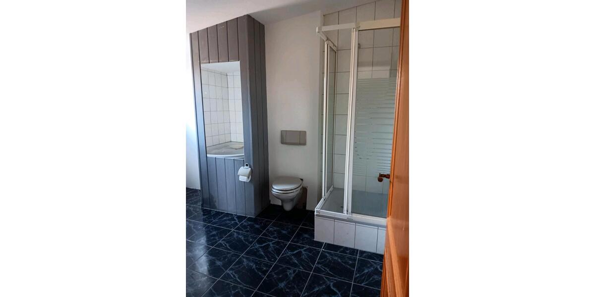 Etagenwohnung Kirchen (Sieg) - 1 Zimmer, 40 m&sup2;, 400&euro; | Angebot:24548683