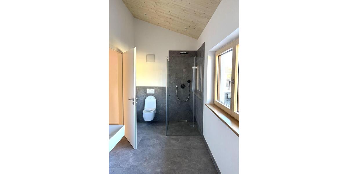 Doppelhaushälfte Raubling - 4 Zimmer, 133 m&sup2;, 2.300&euro; | Angebot:23644892