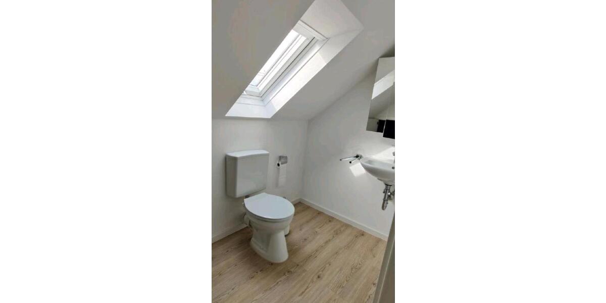 Dachgeschoßwohnung Lahr (Schwarzwald) - 3 Zimmer, 1.350&euro; | Angebot:22271427