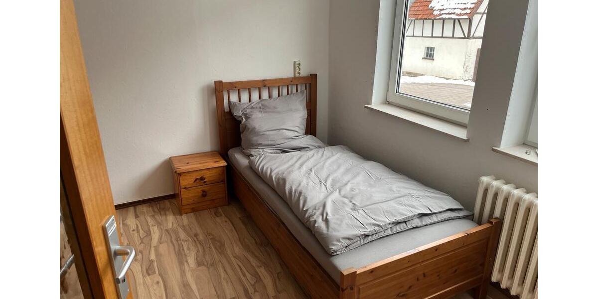 Wohnen auf Zeit Bad Arolsen - 7 Zimmer, 180 m&sup2;, 18&euro; | Angebot:24784198