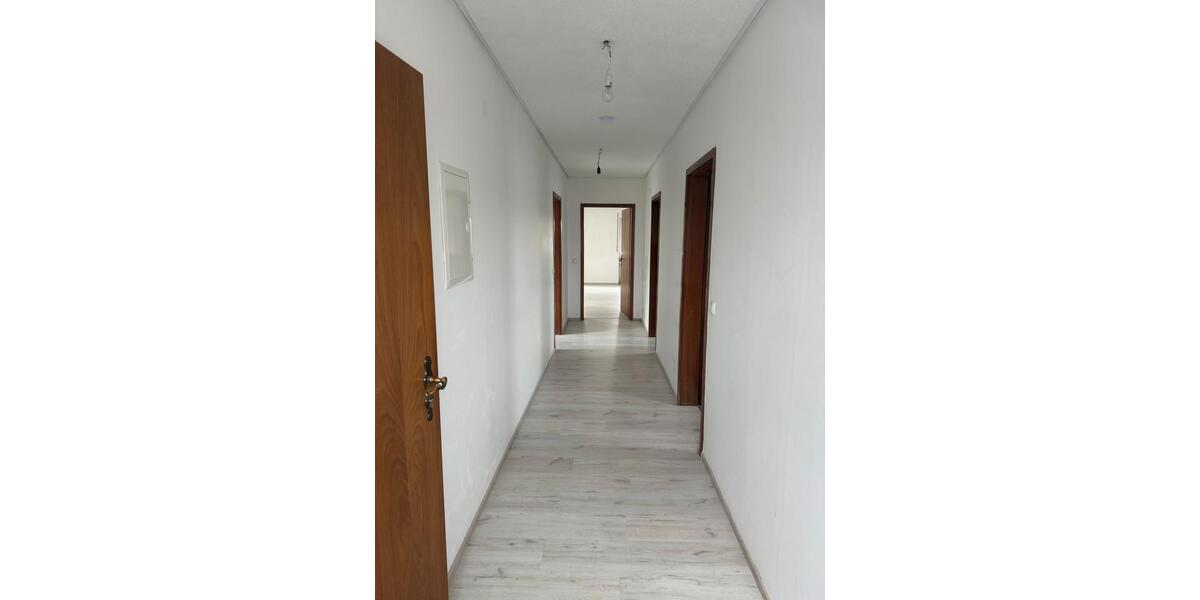 Dachgeschoßwohnung Euerbach - 3 Zimmer, 75 m&sup2;, 700&euro; | Angebot:24803936