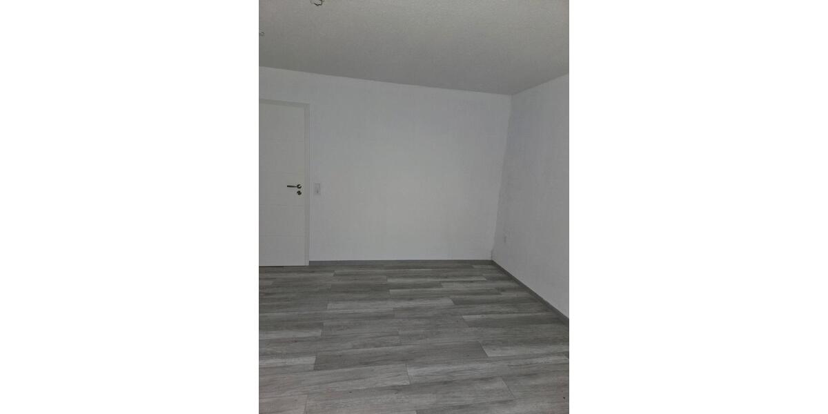 Dachgeschoßwohnung Püttlingen - 2.5 Zimmer, 62 m&sup2;, 780&euro; | Angebot:26050558