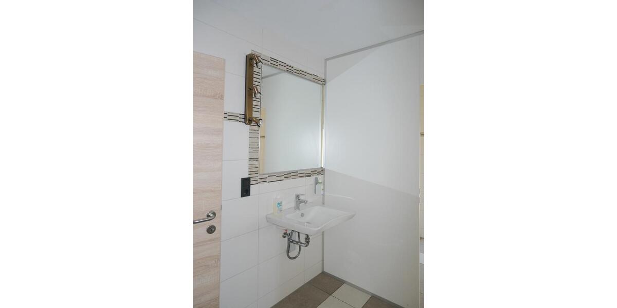 Etagenwohnung Engelskirchen - 5 Zimmer, 200 m&sup2;, 1.850&euro; | Angebot:25871611