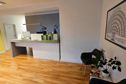 Praxis mit 2 Räumen und eigenem Eingangsbereich zur Untermiete zimmer