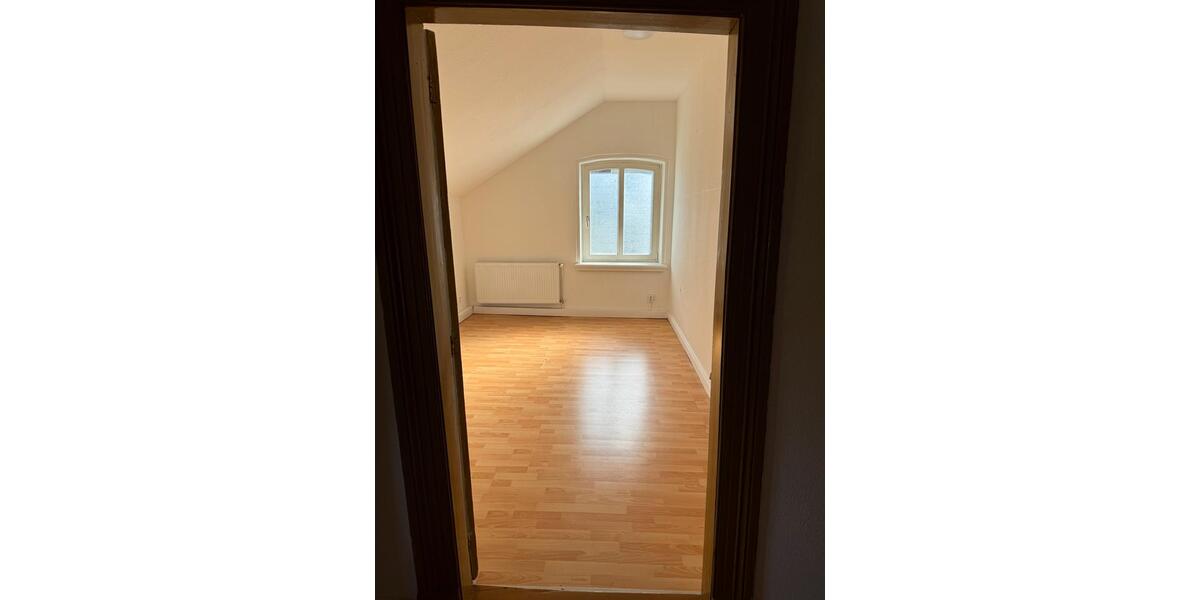 Dachgeschoßwohnung Weener - 1 Zimmer, 15 m&sup2;, 335&euro; | Angebot:26033141