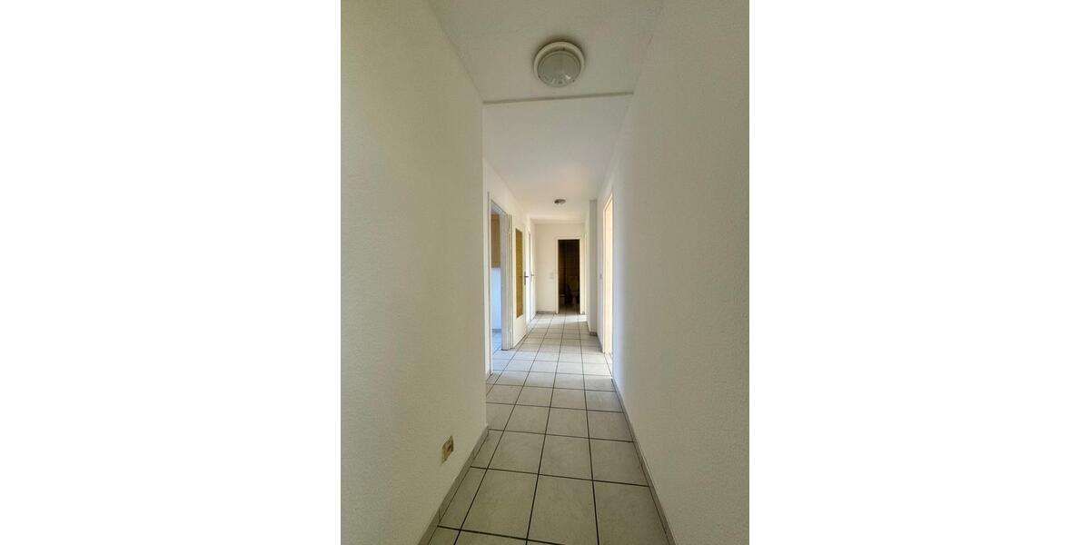 Dachgeschoßwohnung Duisburg Mittelmeiderich - 3 Zimmer, 66 m&sup2;, 750&euro; | Angebot:26165974