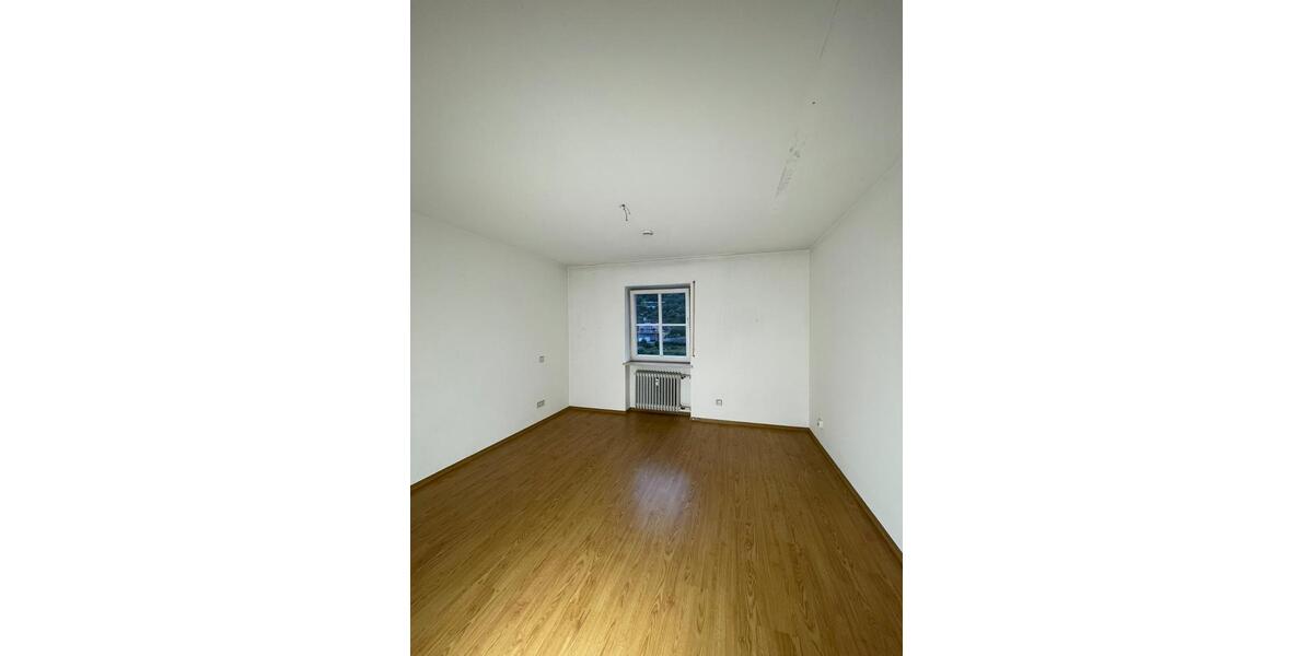 Etagenwohnung Burghausen - 2 Zimmer, 60 m&sup2;, 725&euro; | Angebot:24719032