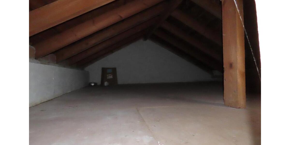 Reihenhaus Marktredwitz - 5 Zimmer, 140 m&sup2;, 1.000&euro; | Angebot:26101611