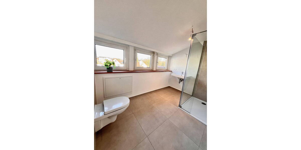 Einfamilienhaus Bielefeld Innenstadt - 9 Zimmer, 230 m&sup2;, 3.550&euro; | Angebot:26155754