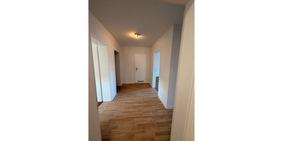 Etagenwohnung Hildesheim Bockfeld - 6 Zimmer, 160 m&sup2;, 1.280&euro; | Angebot:25216439