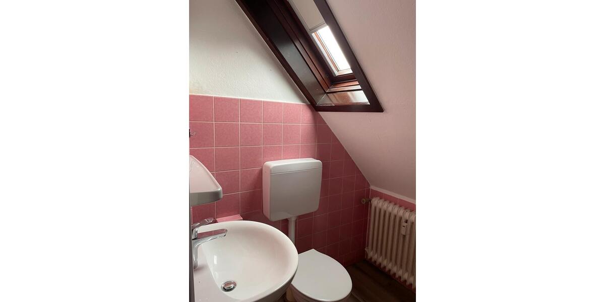Dachgeschoßwohnung Gummersbach - 4 Zimmer, 73 m&sup2;, 800&euro; | Angebot:26356814
