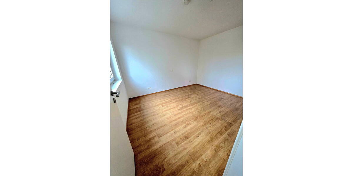 Etagenwohnung Waldshut-Tiengen Waldshut - 2 Zimmer, 69 m&sup2;, 980&euro; | Angebot:26197818