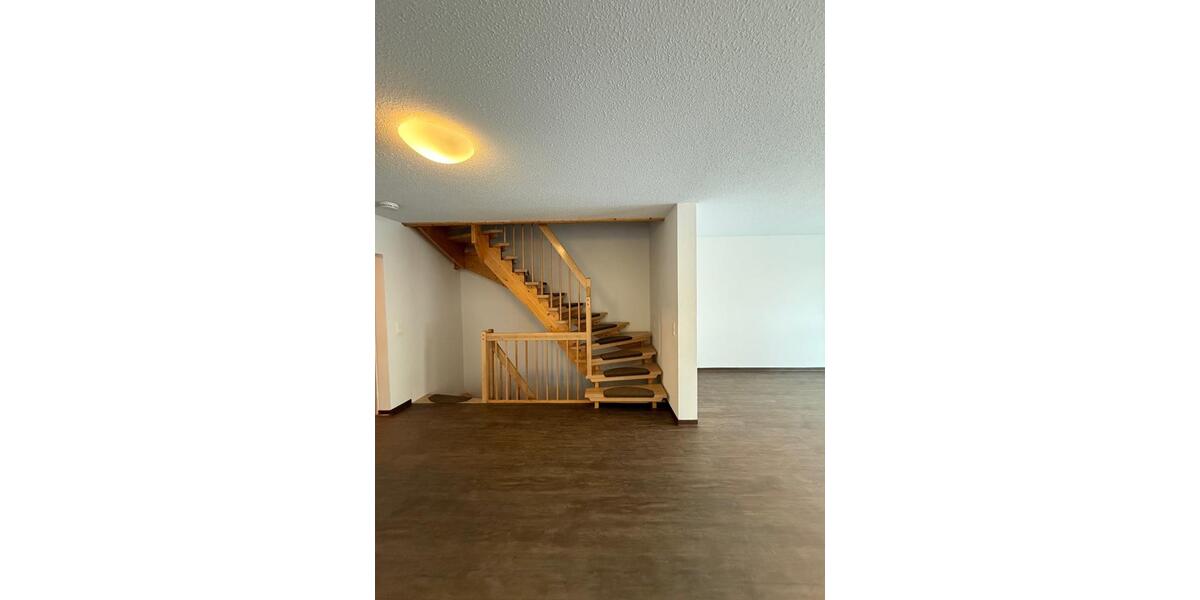 Doppelhaushälfte Kulmain - 4 Zimmer, 135 m&sup2;, 1.290&euro; | Angebot:24785525