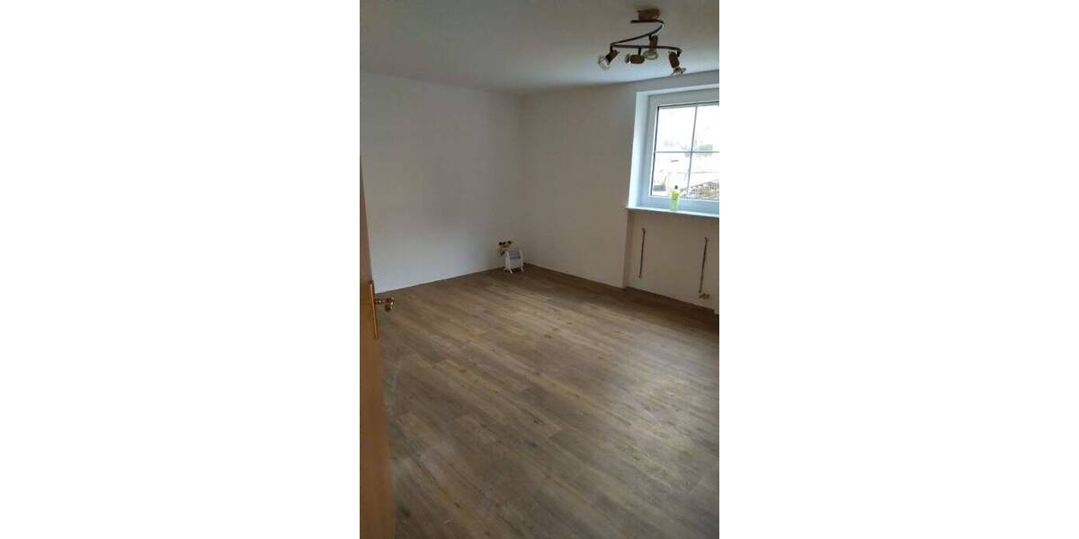 Etagenwohnung Burgoberbach Neuses - 2 Zimmer, 100 m&sup2;, 650&euro; | Angebot:26833063