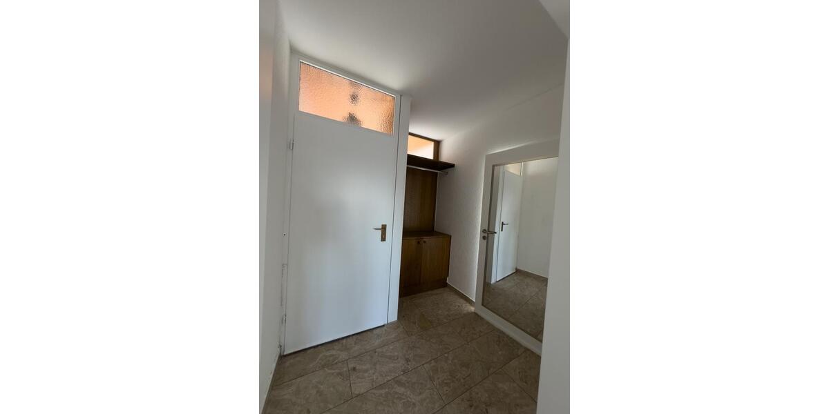 Dachgeschoßwohnung Niederkassel - 2 Zimmer, 85 m&sup2;, 970&euro; | Angebot:24603857