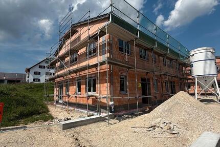 Haus Ehekirchen - 5 Zimmer, 143 m&sup2;, 1.800&euro; | Angebot:26214045