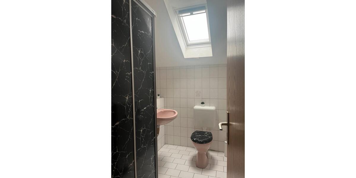 Dachgeschoßwohnung Kaiserslautern Einsiedlerhof - 1 Zimmer, 25 m&sup2;, 600&euro; | Angebot:26679537
