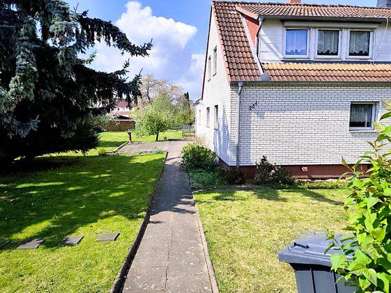 Doppelhaushälfte Göttingen Grone - 7 Zimmer, 170 m&sup2;, 1.500&euro; | Angebot:26289323