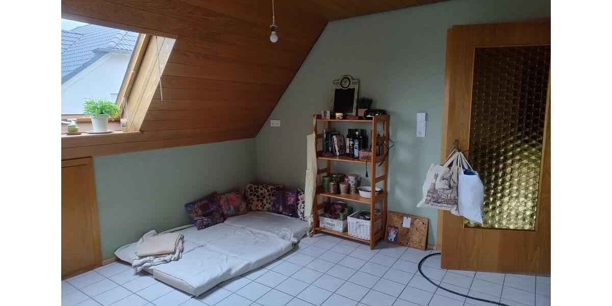 Dachgeschoßwohnung Neubrunn - 2 Zimmer, 85 m&sup2;, 750&euro; | Angebot:25948012